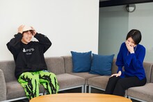 左からヒャダイン、児玉雨子。