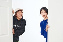 左からヒャダイン、児玉雨子。