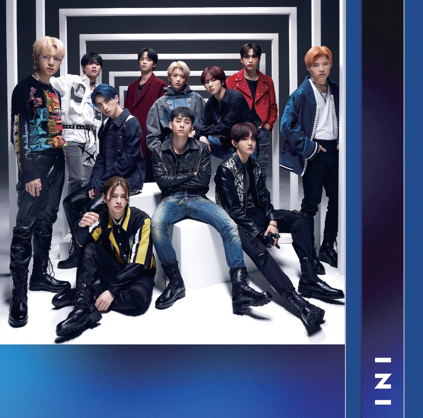 INI「I」初回限定盤Aジャケット (c)LAPONE ENTERTAINMENT