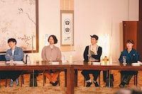 左から星野源、長岡亮介（G / ペトロールズ）、武嶋聡（Sax, Flute, Clarinet）、石橋英子（Key）。（Photo by TAICHI NISHIMAKI）