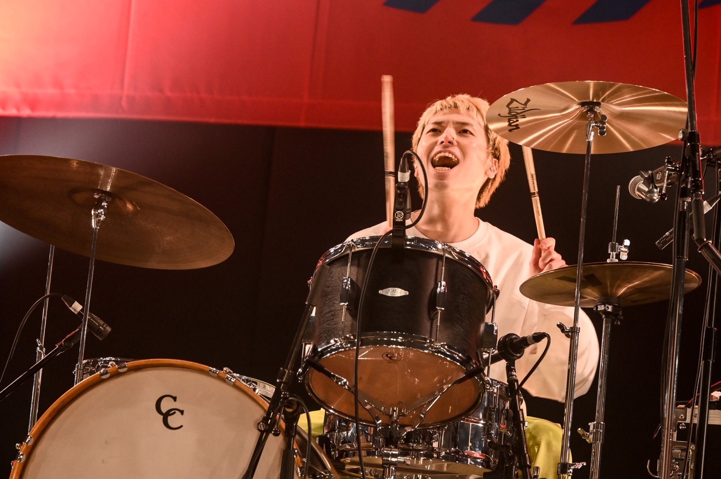 KOTORIの細川千弘（Dr）。（Photo by MASANORI FUJIKAWA）