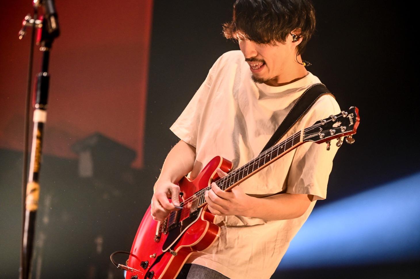 KOTORIの上坂仁志（G, Cho）。（Photo by MASANORI FUJIKAWA）