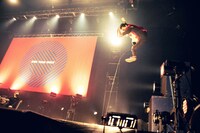 ハルカミライの関大地（G, Cho）。