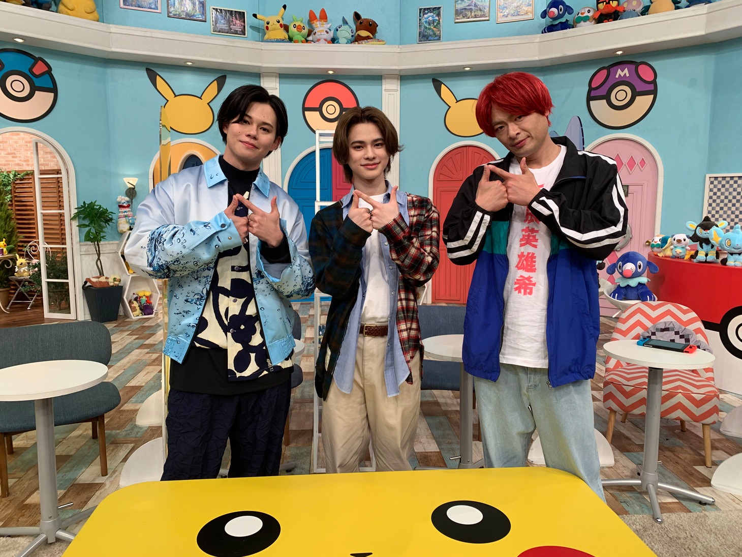 左からカイ（超特急）、松田迅（INI）、あばれる君。