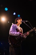 松本ユウ（Vo, G / リュックと添い寝ごはん）（Photo by Momo Angela）