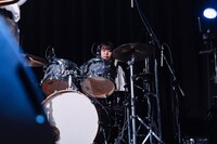 宮澤あかり（Dr / リュックと添い寝ごはん）（Photo by Momo Angela）