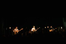 リュックと添い寝ごはん（Photo by Momo Angela）