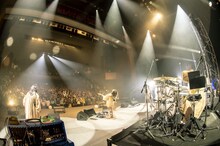 「SCANDAL WORLD TOUR 2022 "MIRROR"」厚木市文化会館 大ホール公演の様子。（撮影：ヤオタケシ）