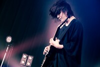 こやまたくや（G, Vo）（撮影：田中聖太郎）