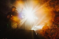 比喩根（Vo, G）