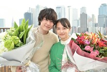 左から間宮祥太朗、清原果耶。(c)TBS