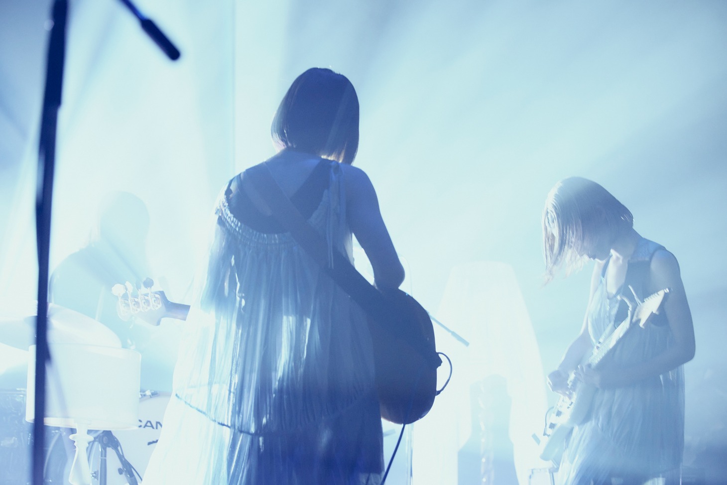 羊文学「Tour 2021 "Hidden Place"」最終公演より。
