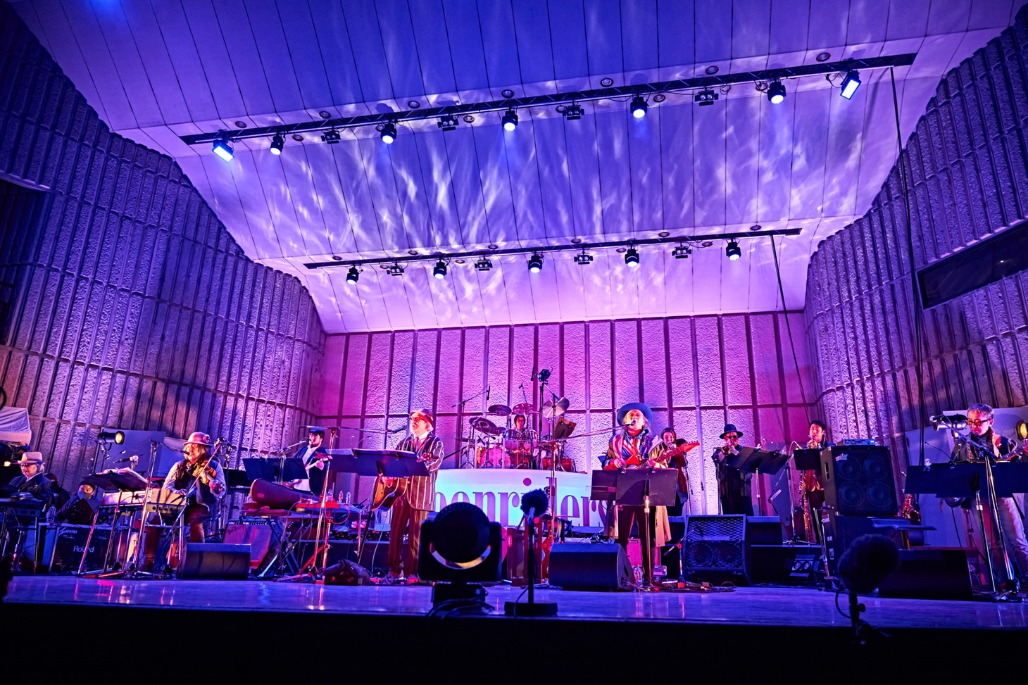 「moonriders LIVE 2022」の様子。