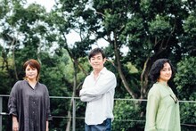 左から夏川りみ、宮沢和史、大城クラウディア。