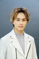 藤巻敦也役の草川拓弥（超特急）。