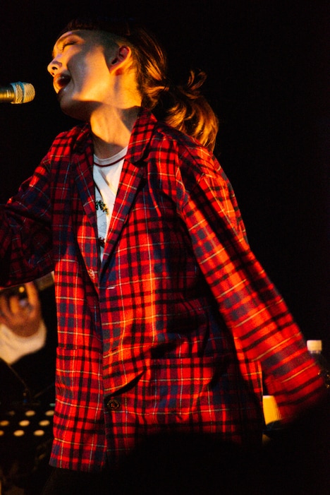 吉田沙良（Vo）（撮影：木原隆裕）