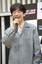 遅刻したDJ松永（Creepy Nuts）。