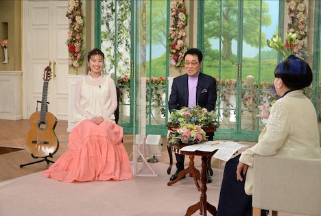 左から村治佳織、五木ひろし、黒柳徹子。(c)テレビ朝日