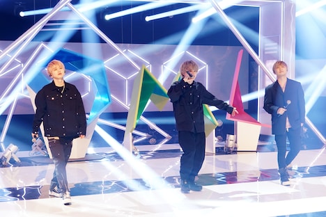 コラボパフォーマンスの様子。(c)日本テレビ