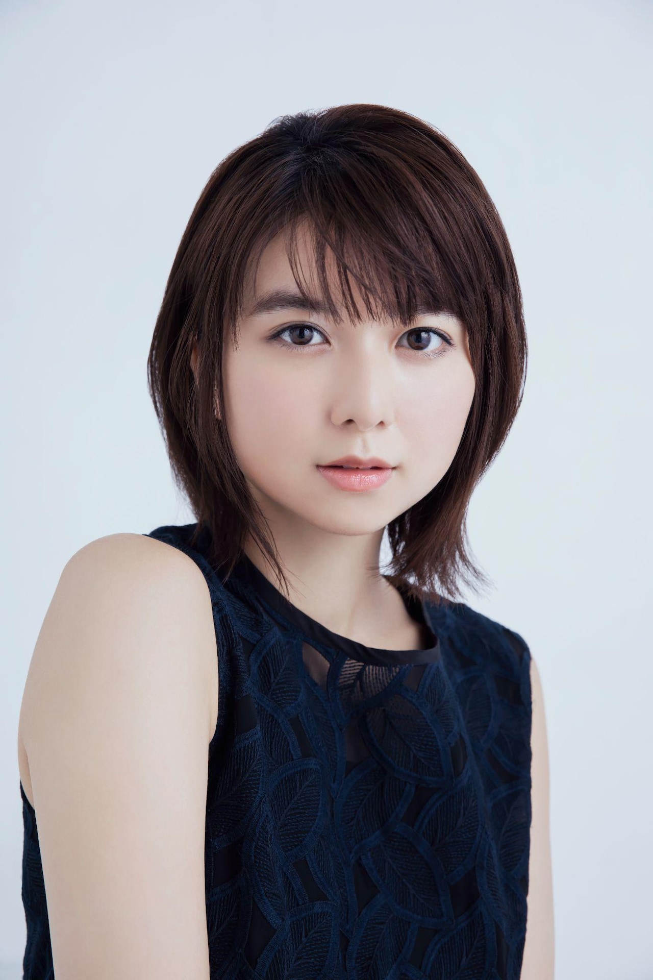 上白石萌歌 - YOASOBI「あの夢をなぞって」が上白石萌歌主演で“スマホ