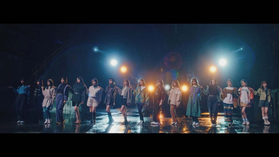 乃木坂46「届かなくたって…」ミュージックビデオより。