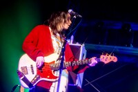 ニシマケイ（B, Cho）（Photo by Viola Kam［V'z Twinkle］）