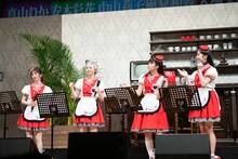 東京メトロポリタンズ（左から真山りか、安本彩花、中山莉子、風見和香）