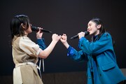 小林歌穂（左）と風見和香（右）。