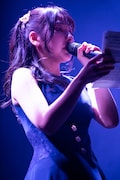 手紙を読み上げる十味(#2i2)。