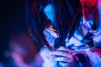 熱唱する水湊みお（#ババババンビ）