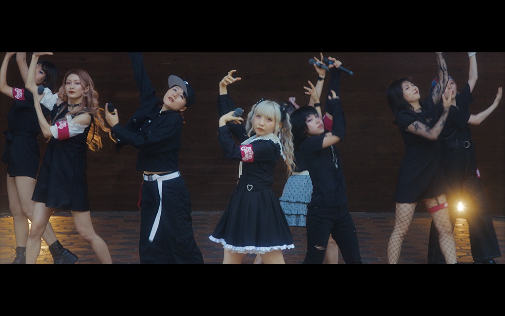 映画「IDOL NEVER DiES」のワンシーン。