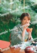 乃木坂46 樋口日奈 1st写真集「恋人のように」特典ポスターCサンプル画像(撮影:前康輔)