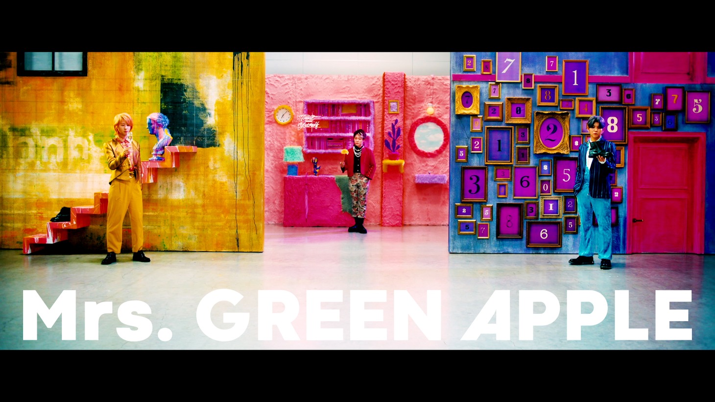 Mrs. GREEN APPLE「ニュー・マイ・ノーマル」ミュージックビデオより。