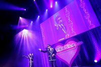 左からすぅ、鈴木雅之。(c)赤坂アカ／集英社・かぐや様は告らせたい製作委員会