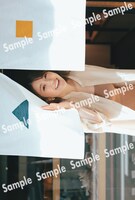 未来屋書店特典ポストカードサンプル画像（撮影：前康輔）