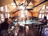 「菅田将暉 LIVE STREAMING VOL.2」の様子。（撮影：上飯坂一）