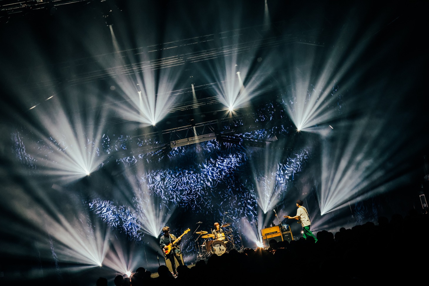go!go!vanillas「青いの。ツアー 2022」初日公演の様子。（撮影：白石達也）