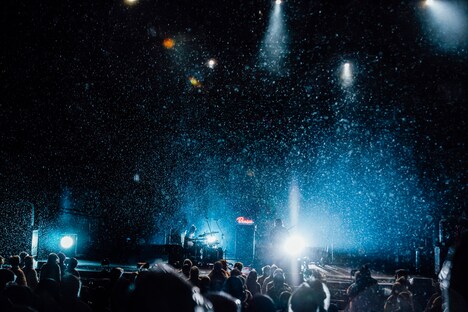 ドミコ「日比谷野外大音楽堂ワンマン 2022」の様子。