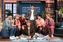 BE:FIRSTと佐藤隆太（後列中央）。(c)日本テレビ