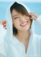 樋口日奈 1st写真集「恋人のように」セブンネット限定表紙（撮影：前康輔）