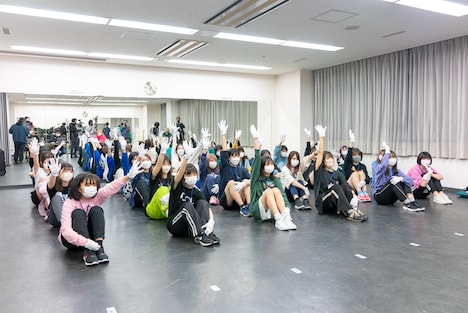 「WACK合同オーディション2022」夜のパフォーマンス審査の様子。