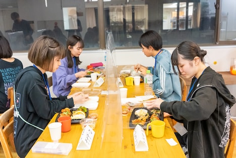 「WACK合同オーディション2022」3月20日夕食の様子。