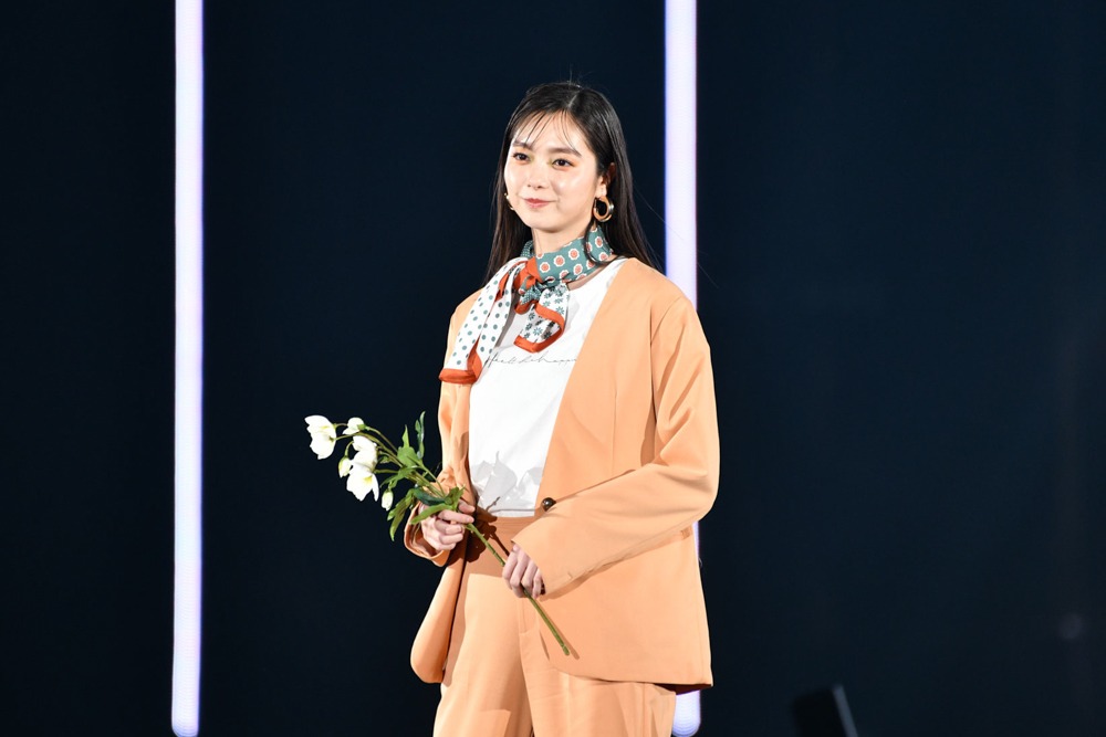 新川優愛