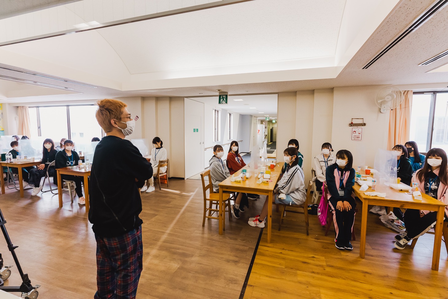 「WACK合同オーディション2022」2日目朝食の様子。