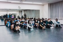 「WACK合同オーディション2022」2日目 昼のパフォーマンス審査の様子。