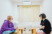 渡辺淳之介（WACK代表）とデデデD。