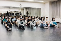 「WACK合同オーディション2022」2日目夜のパフォーマンス審査の様子。