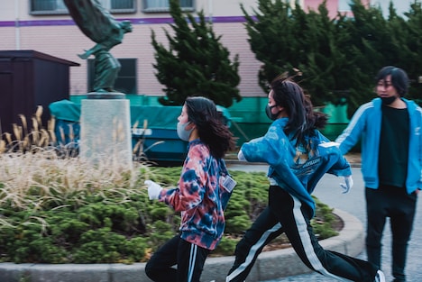 「WACK合同オーディション2022」2日目早朝マラソンで1位のサアヤイト（Wagg）、2位のカナエデーモン。