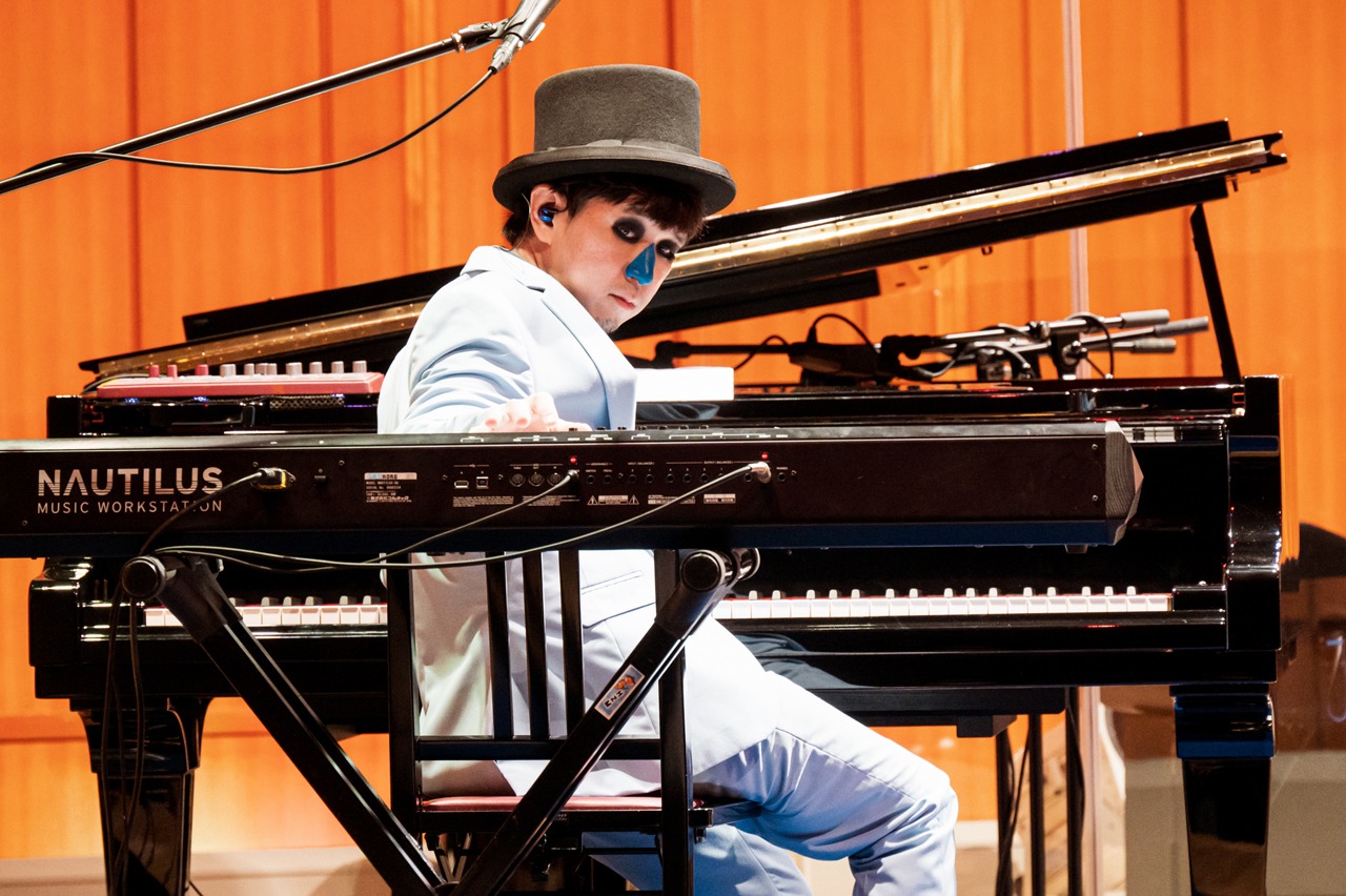 H ZETT M（Piano）（Photo by Yuta Ito）