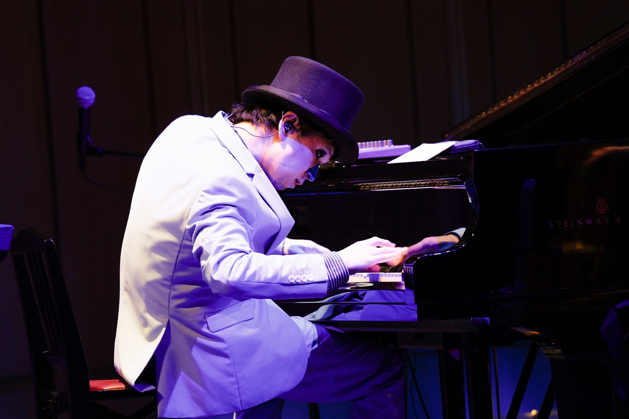 H ZETT M（Piano）（Photo by Yuta Ito）